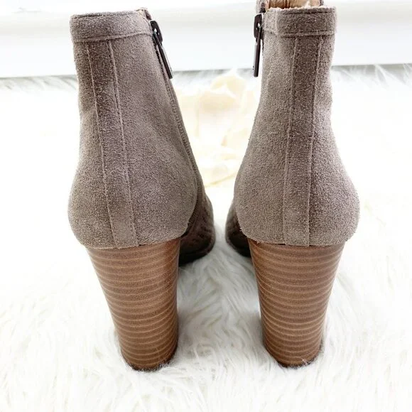 Lucky Brand "Lakyn" Taupe Perforated Peep Toe Ankle Boots/Booties Women's Size 9 - Picture 5 of 11